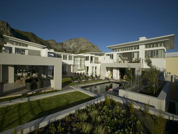 Birkenhead Villa - Exterior